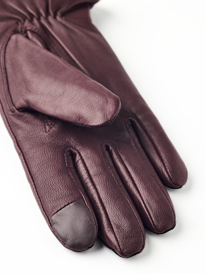 Menja in the color Bordeaux (3 of 6)