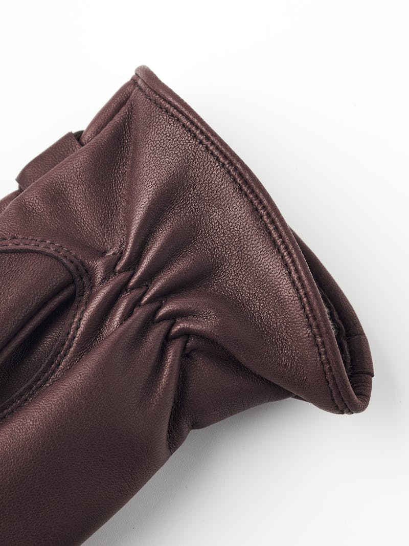 Menja in der Farbe Braun (4 oder 6)