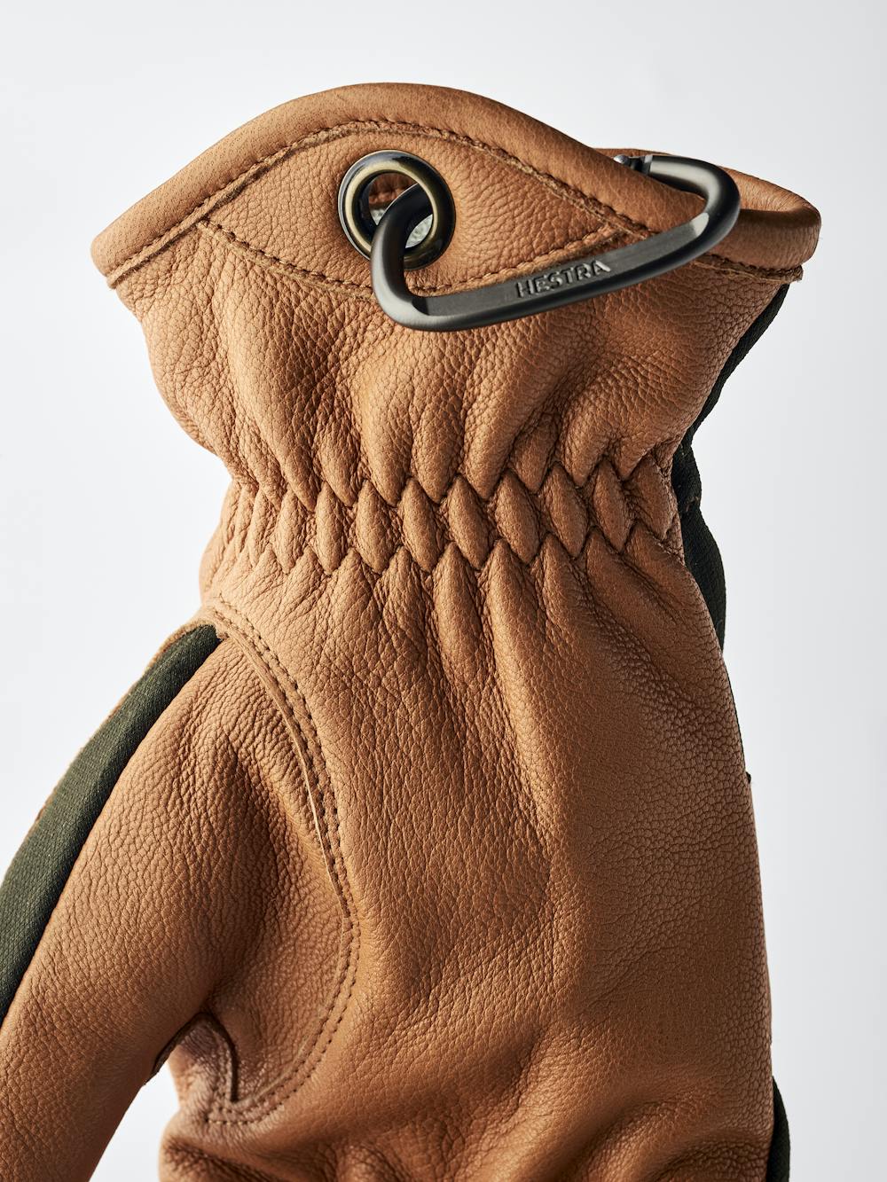 Gneis i färgen Dark forest (4 av 6)