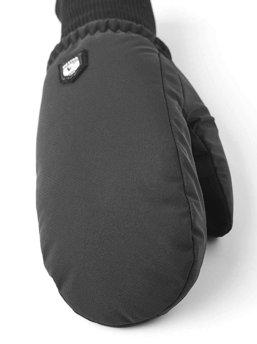 Diorit Mitt in the color Black (4 of 5)