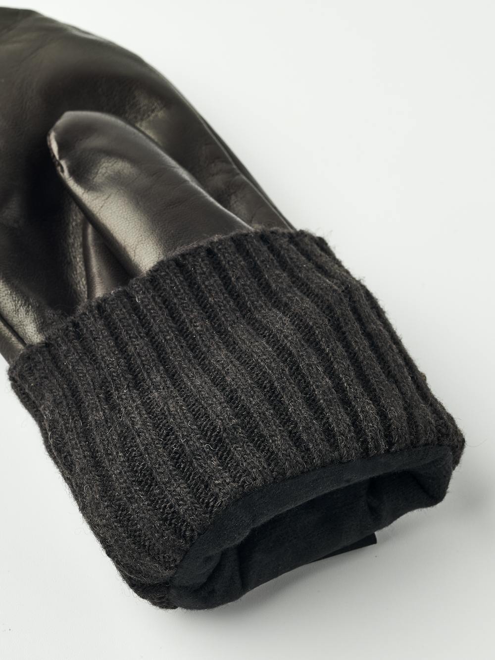 Millie Mitt in the color Espresso (5 of 5)