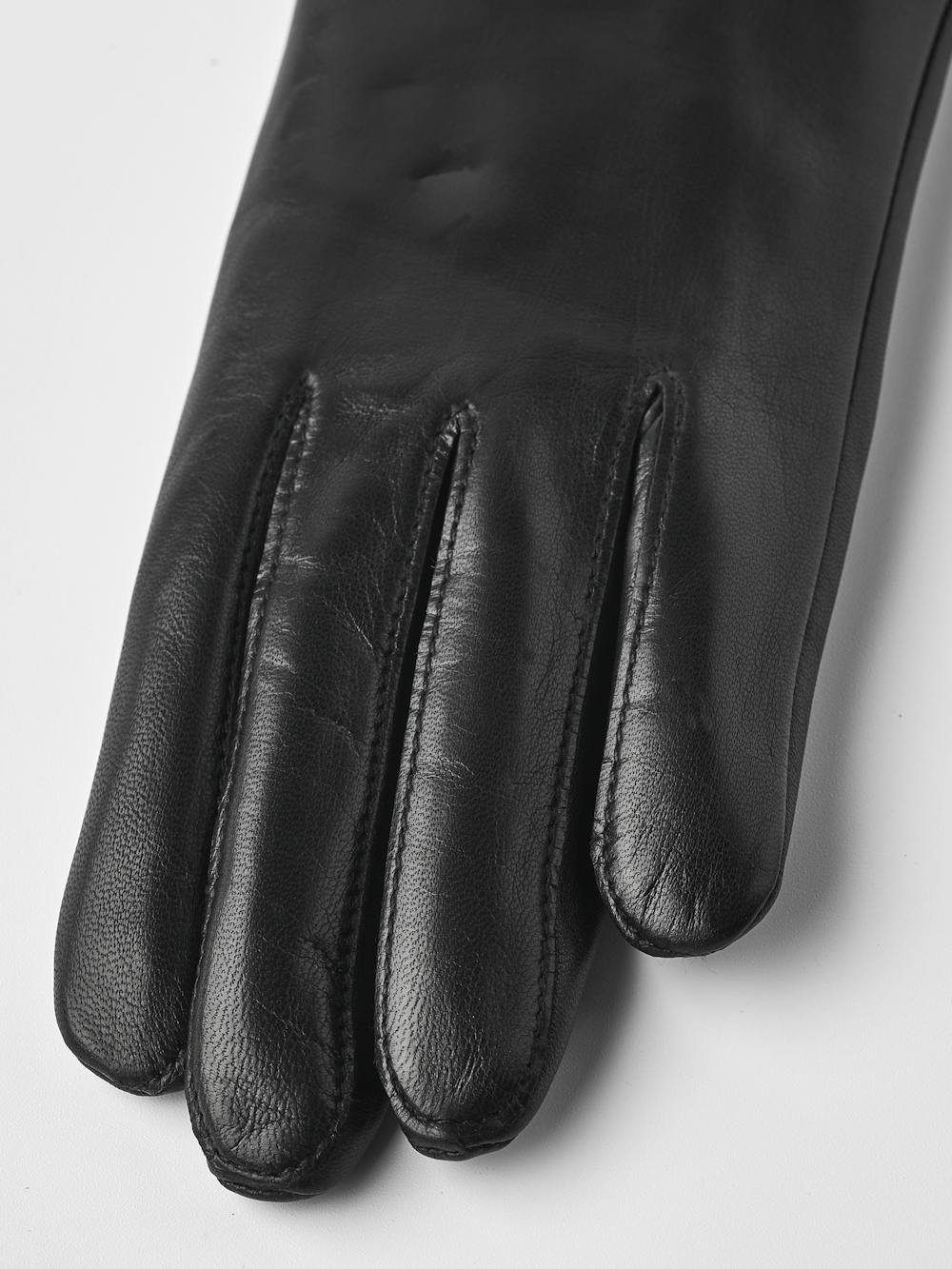 Elisa in der Farbe Schwarz (6 oder 6)