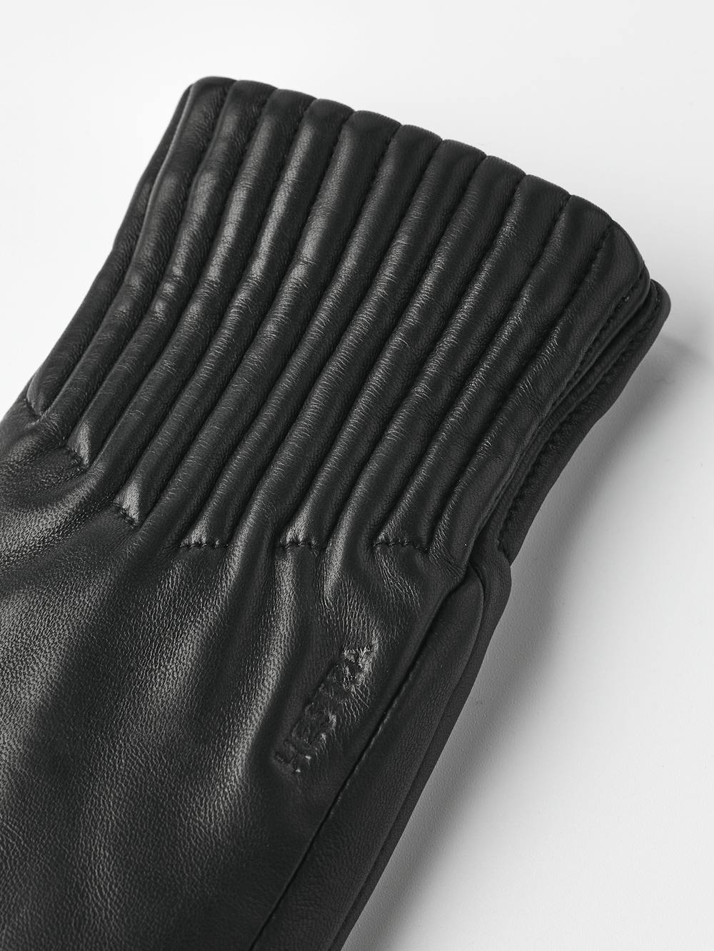 Valeria i färgen Svart (3 av 6)