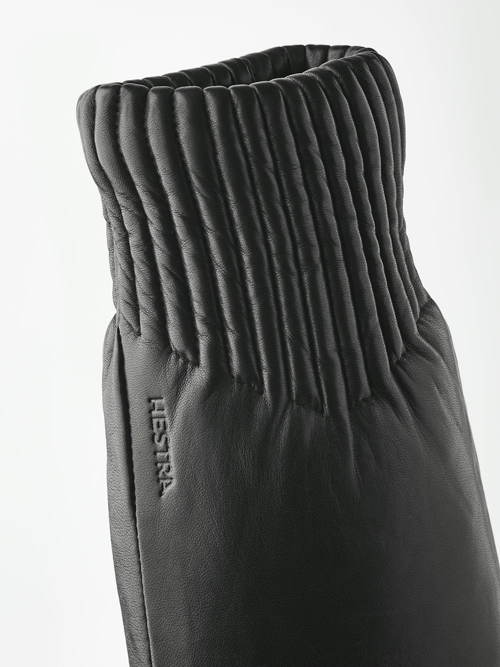 Valeria Mitt in the color Black (2 of 5)