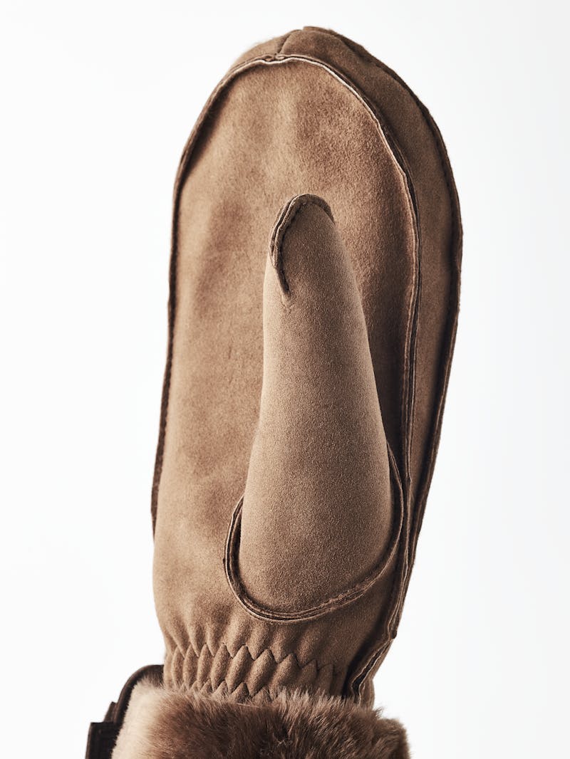 Ilona Mitt in the color Brown (2 of 5)