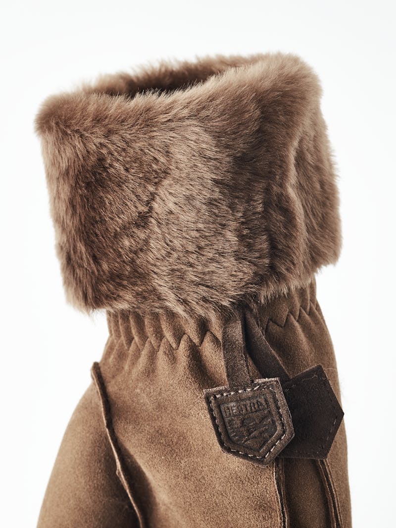 Ilona Mitt in the color Brown (5 of 5)