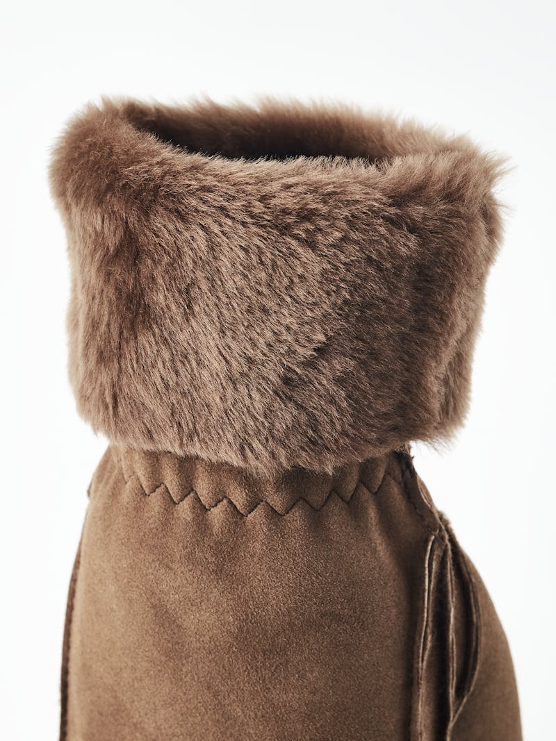 Ilona Mitt in the color Brown (4 of 5)