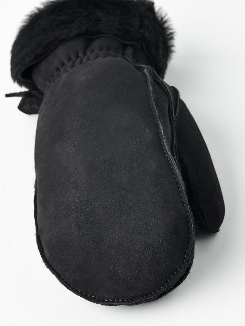 Ilona Mitt in the color Black (4 of 5)