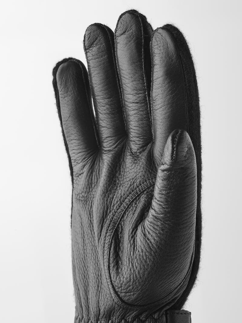 Christopher Elk in the color Black (2 of 5)