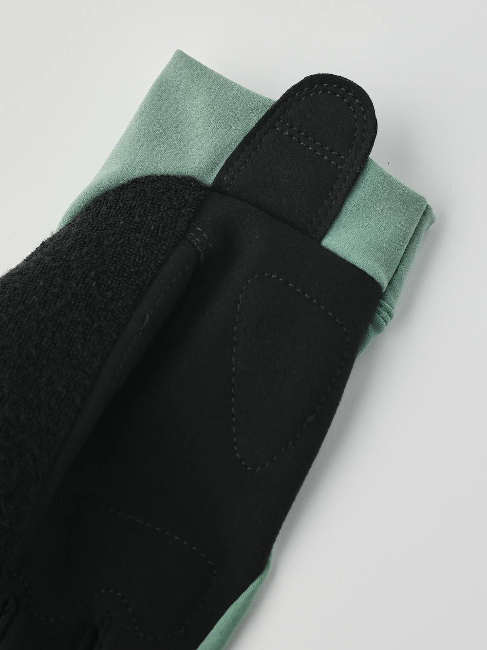 Apex Long - 5 finger in the color Silver Green (3 of 5)