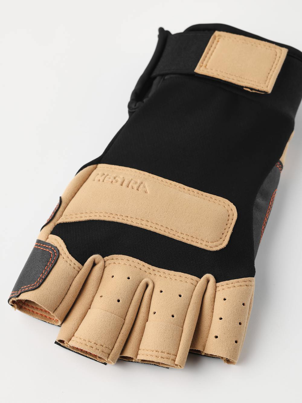 Climbers Liba Short - 5 finger in the color Black/Tan (4 of 5)