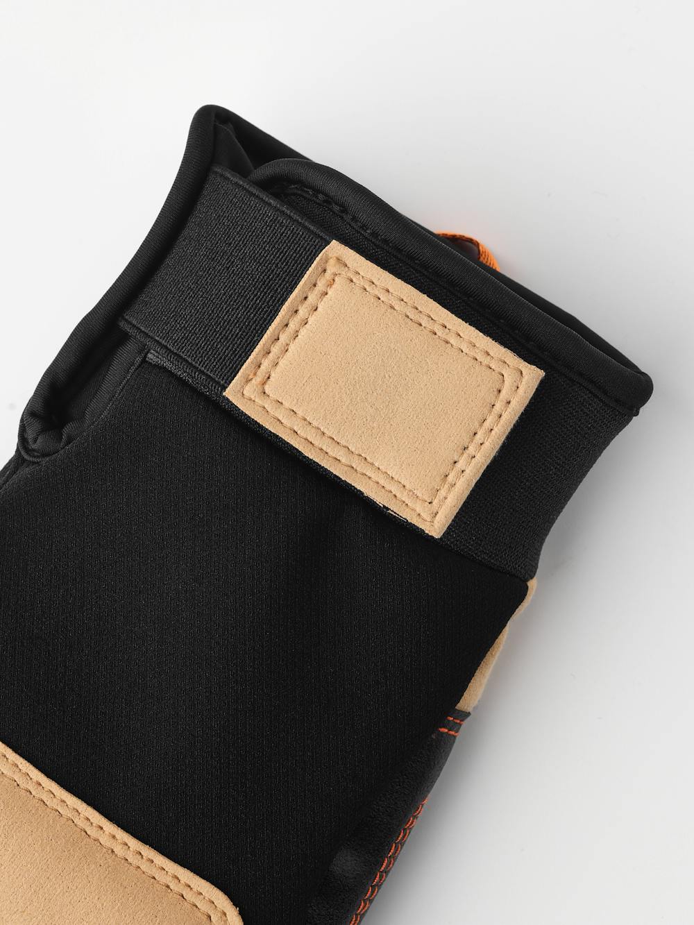 Climbers Liba Short - 5 finger in the color Black/Tan (5 of 5)