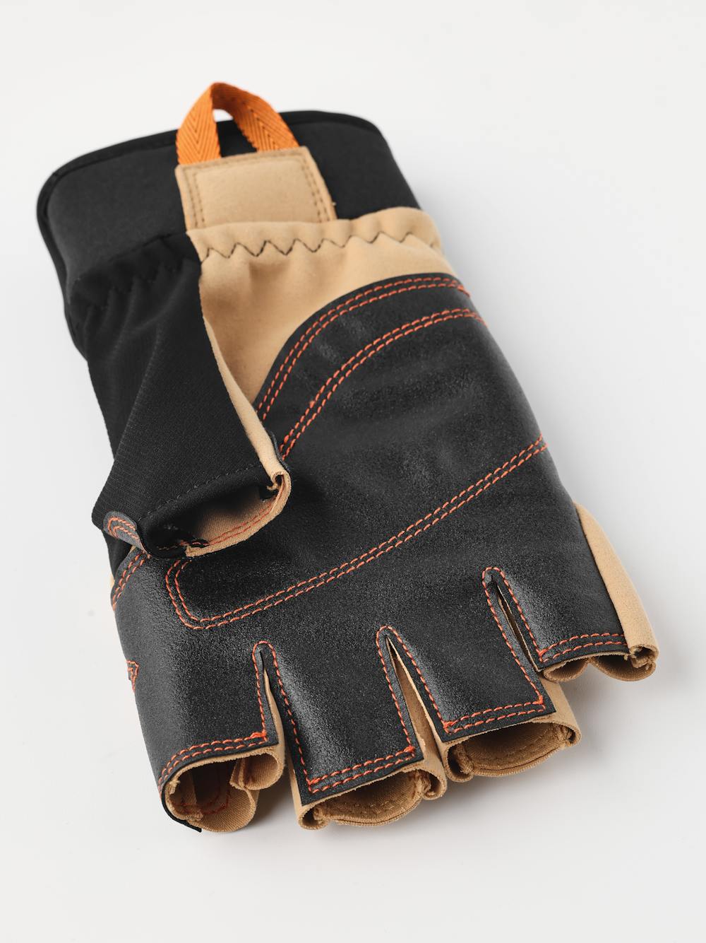 Climbers Liba Short - 5 finger in the color Black/Tan (2 of 5)