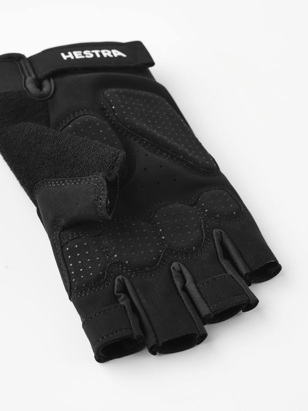 Bike Guard D3O Short - 5 finger in the color Black (2 of 4)