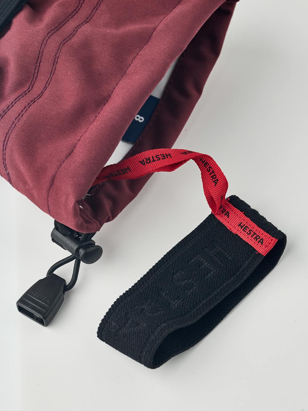 Bordeauxroter Skihandschuh mit weißem Ziegenleder an der Innenhand
 (7 oder 8)