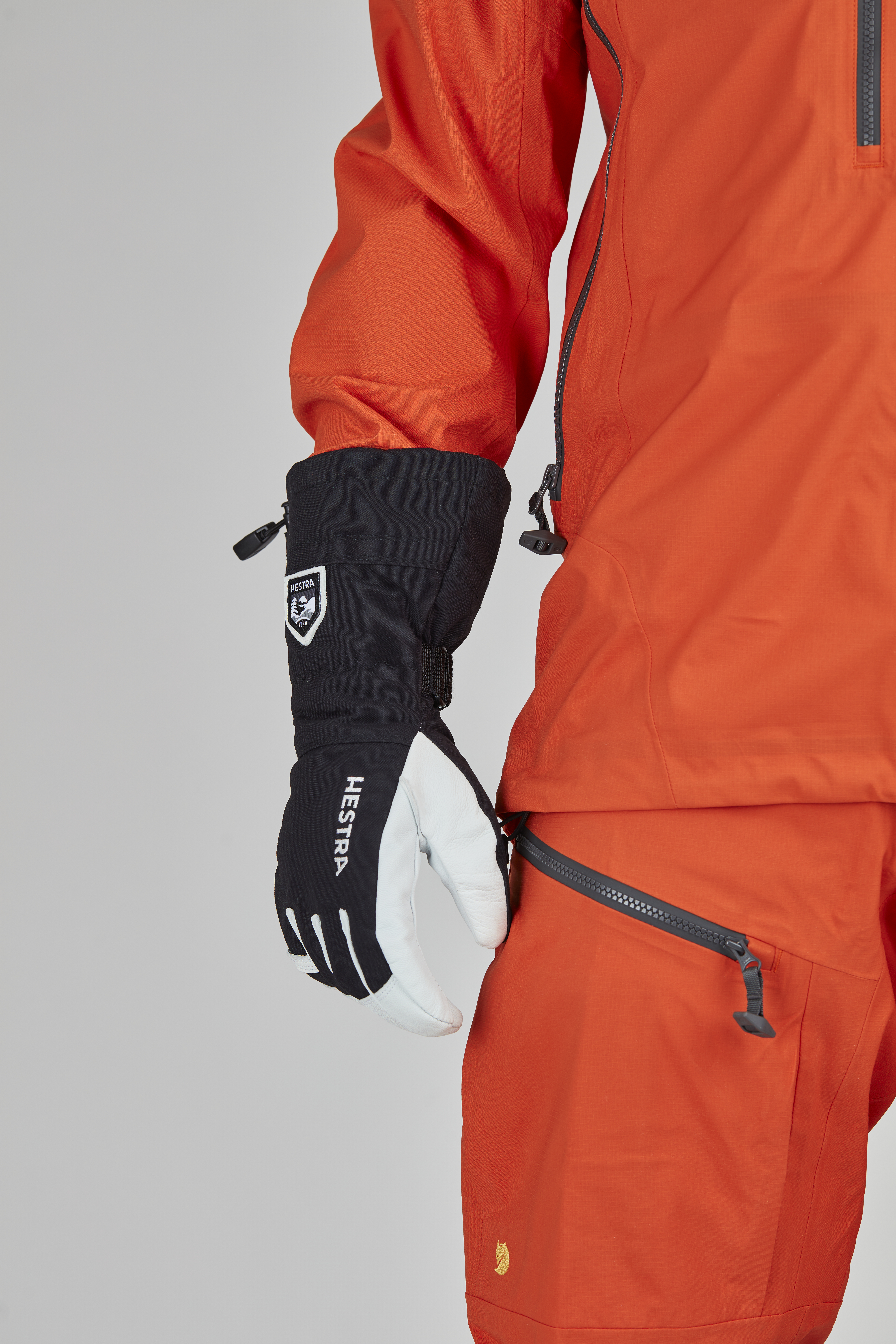 Majestueus Nog steeds Weg Army Leather Heli Ski 5-finger - Black | Hestra Gloves