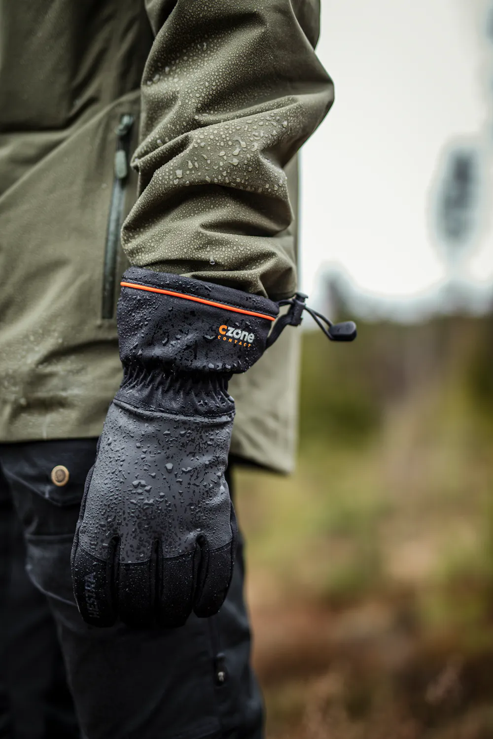 CZone Contact Gauntlet in the color Black/Dark grey (6 of 6)