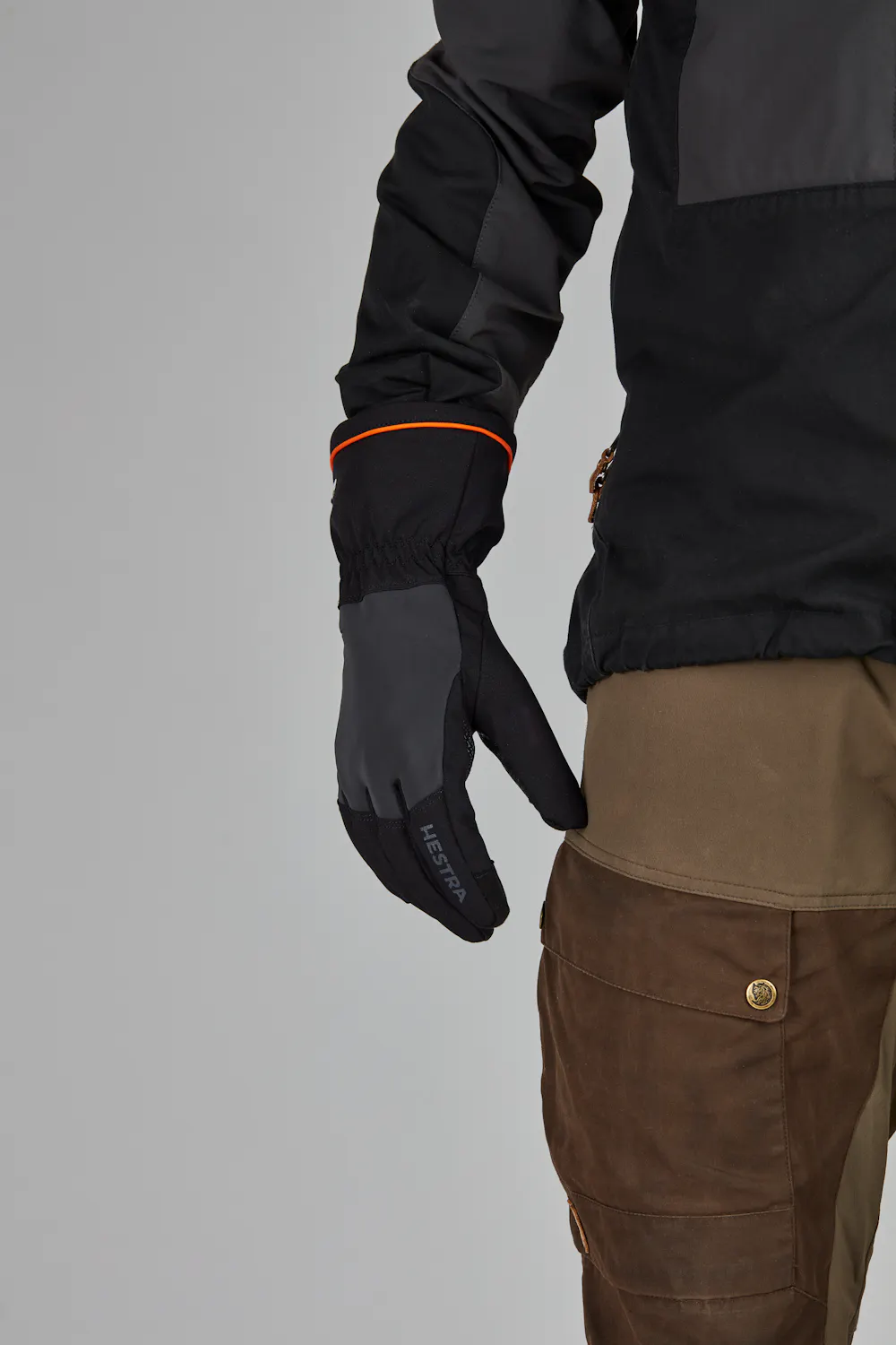 CZone Contact Gauntlet in the color Black/Dark grey (2 of 6)