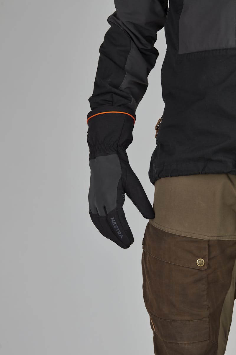 CZone Contact Gauntlet in the color Black/Dark grey (2 of 6)