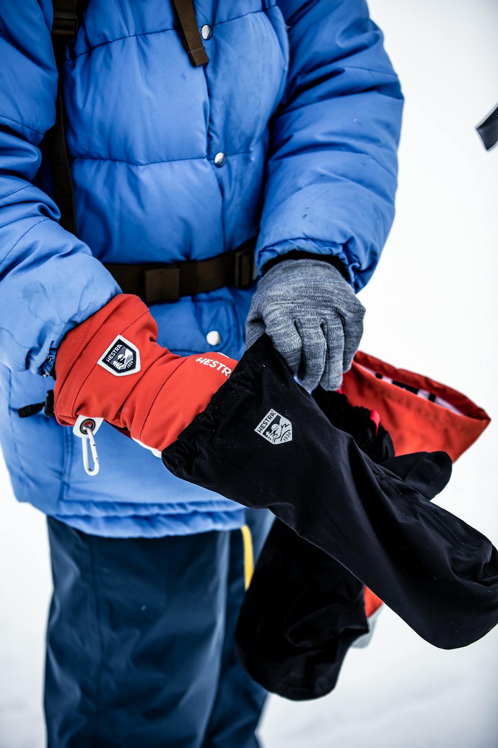 Black fabric shell mitten (4 of 4)