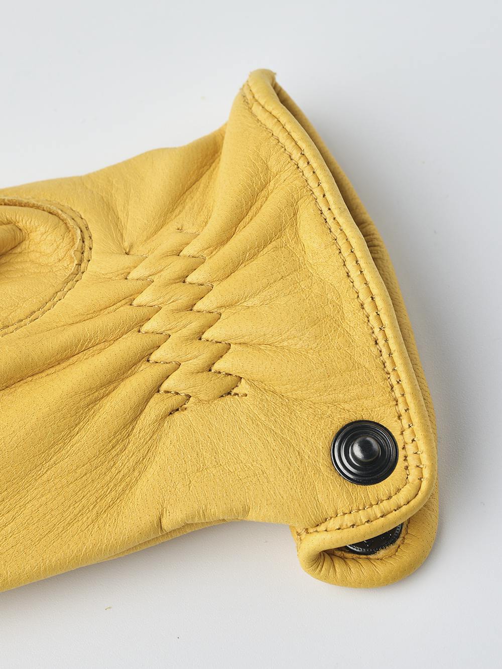 Yellow deerskin riding glove (3 of 5)