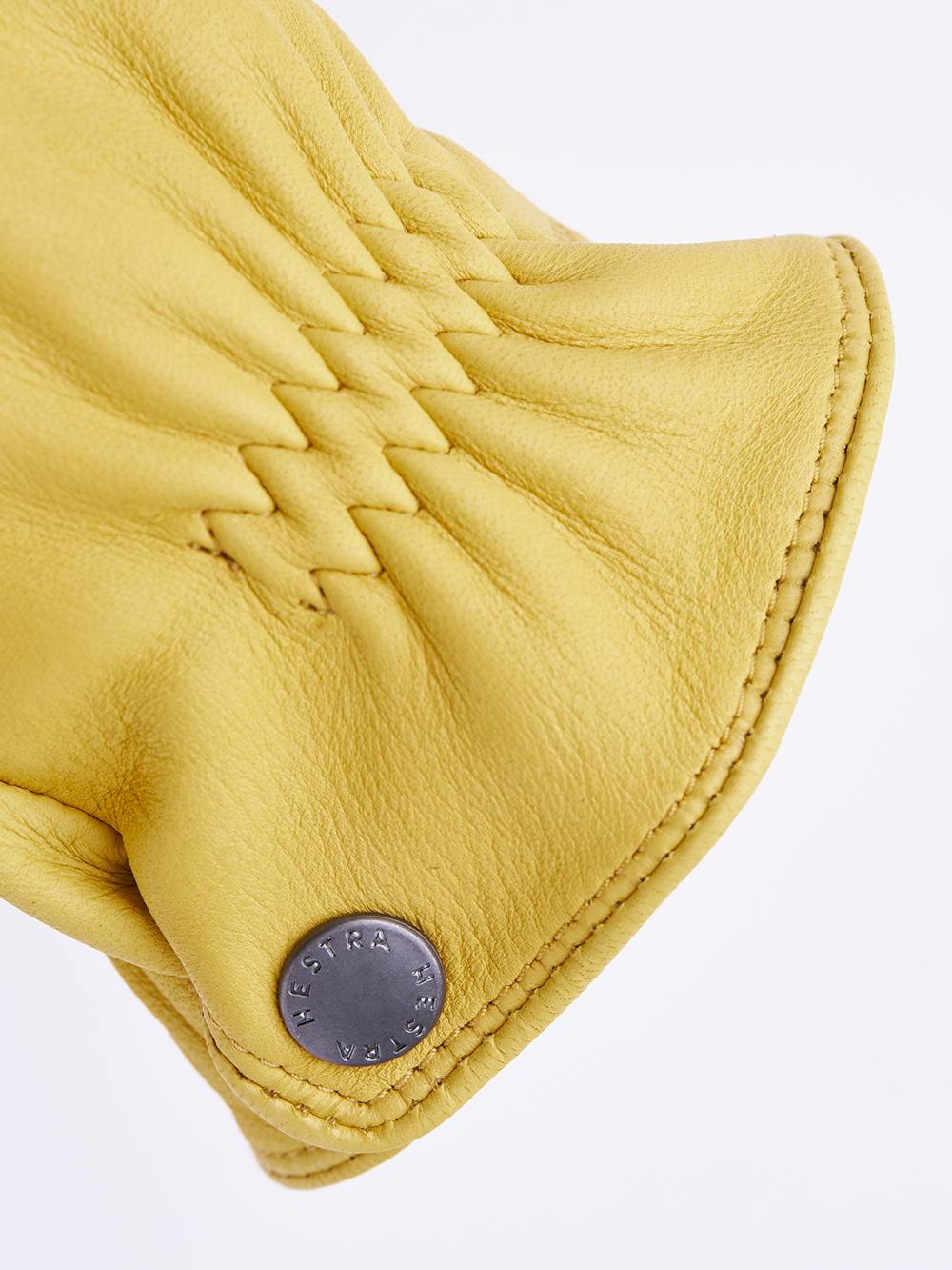 Yellow deerskin riding glove (2 of 6)