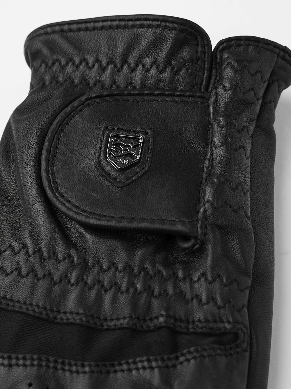 Black hairsheep riding glove (2 of 4)