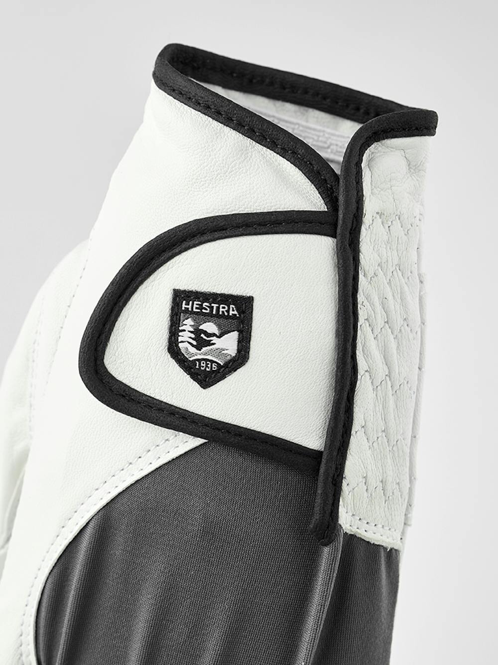 Golf Super Wedge Left - 5 finger in the color White & Dark Grey (3 of 4)