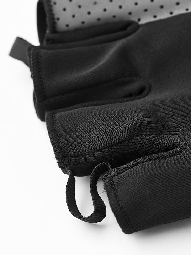 Apex Reflective Short 5-finger in the color Black (5 of 5)