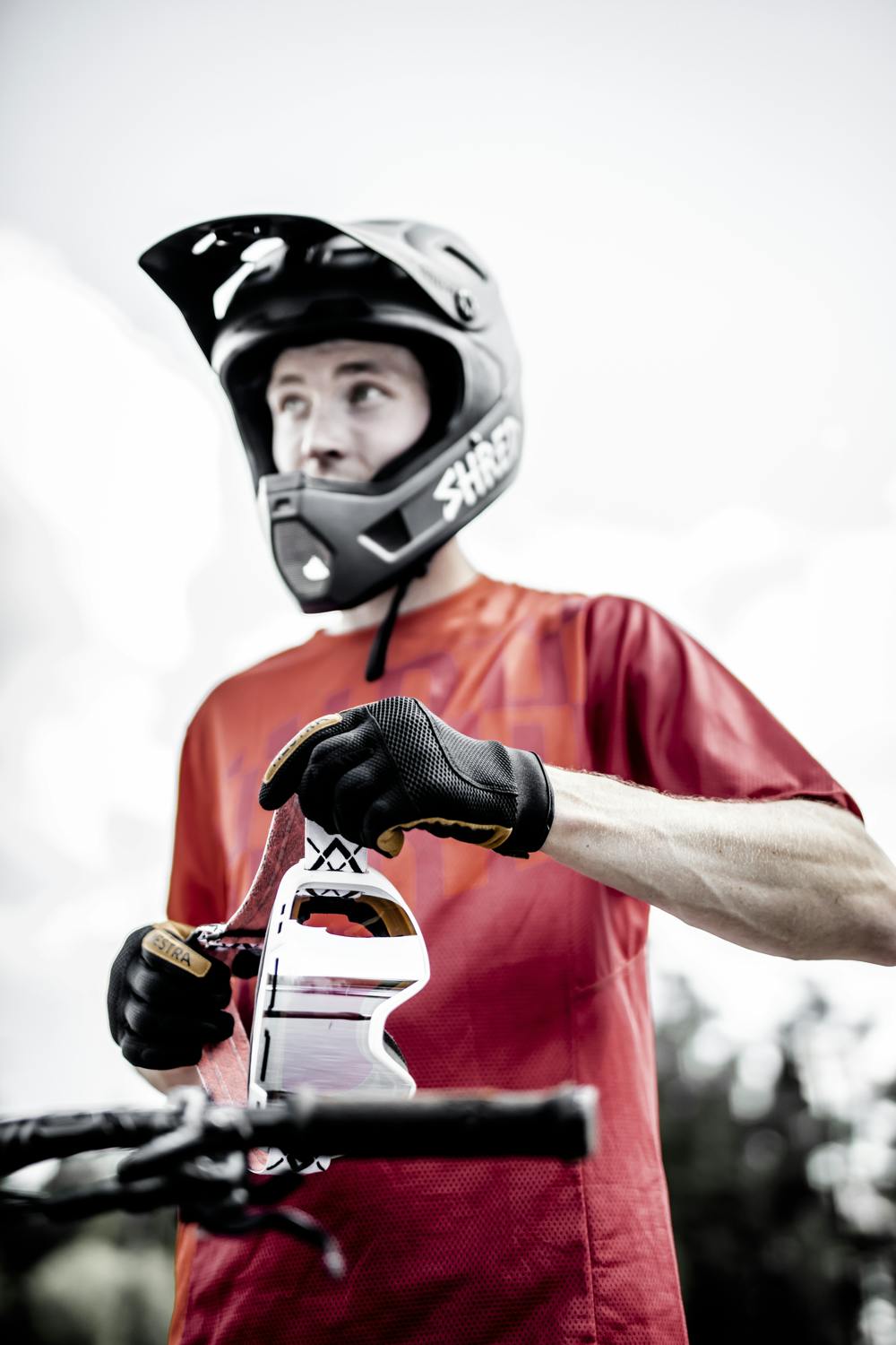 All Mountain Sr. 5-finger in the color Black (2 of 7)