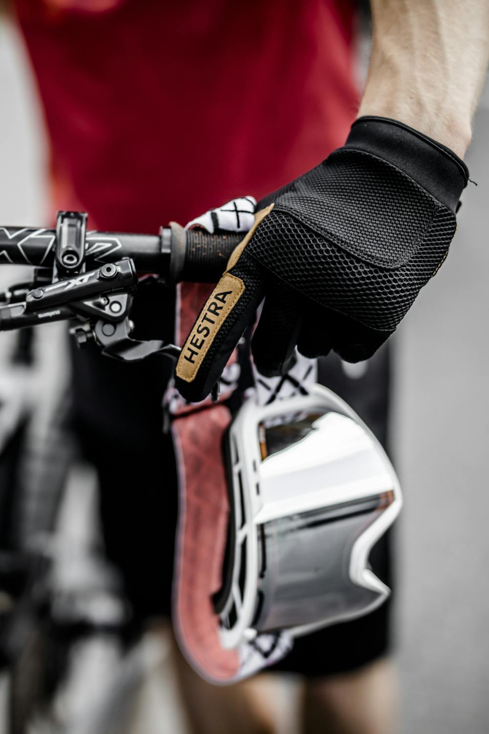 All Mountain Sr. 5-finger in the color Black (7 of 7)