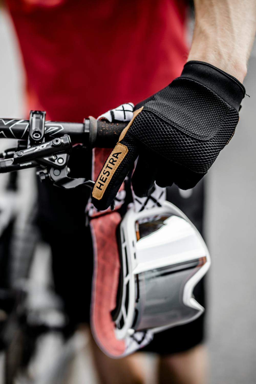 All Mountain Sr. 5-finger in the color Black (7 of 7)