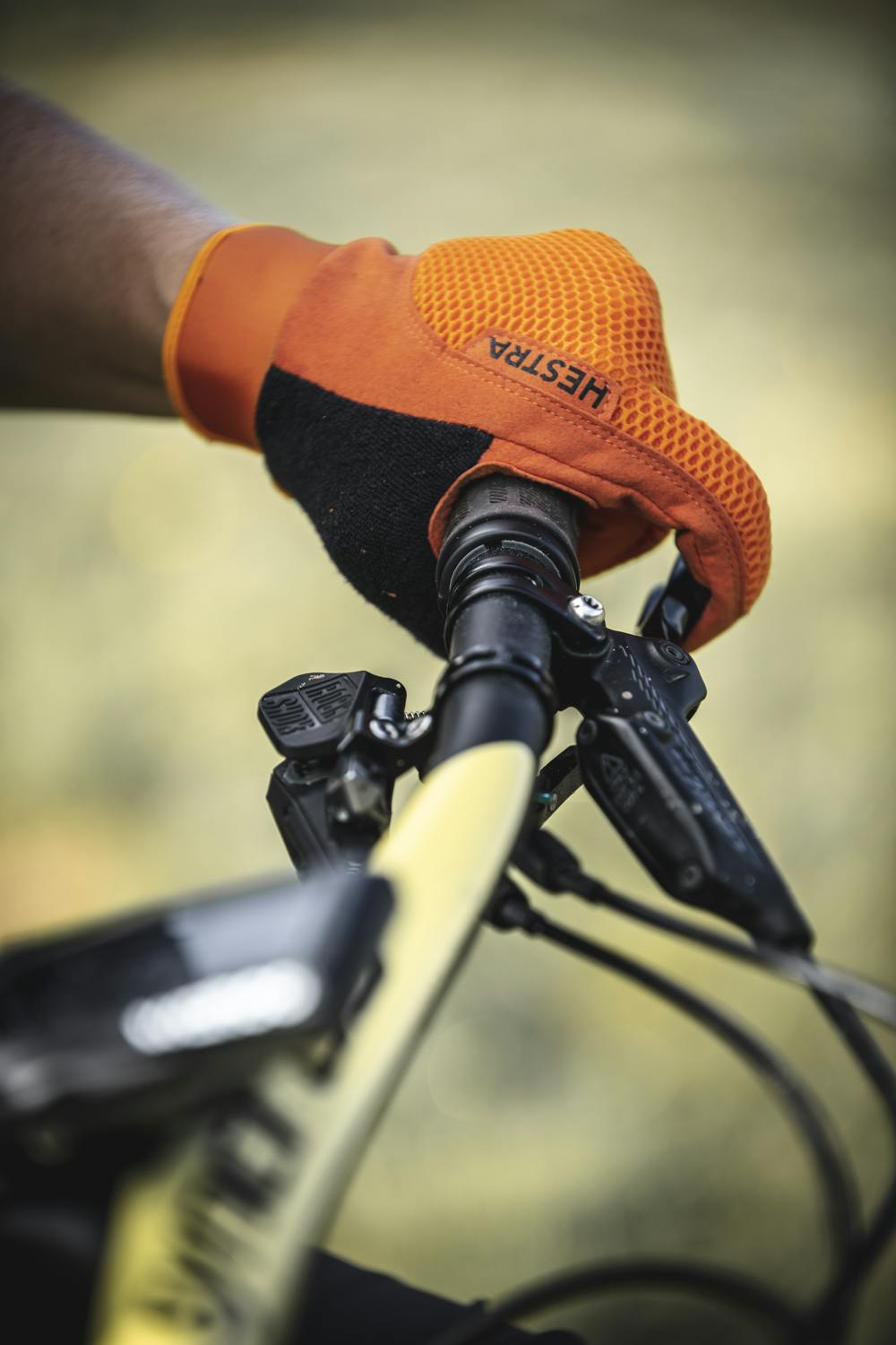 Bike Long Sr. 5-finger in the color Orange (4 of 11)