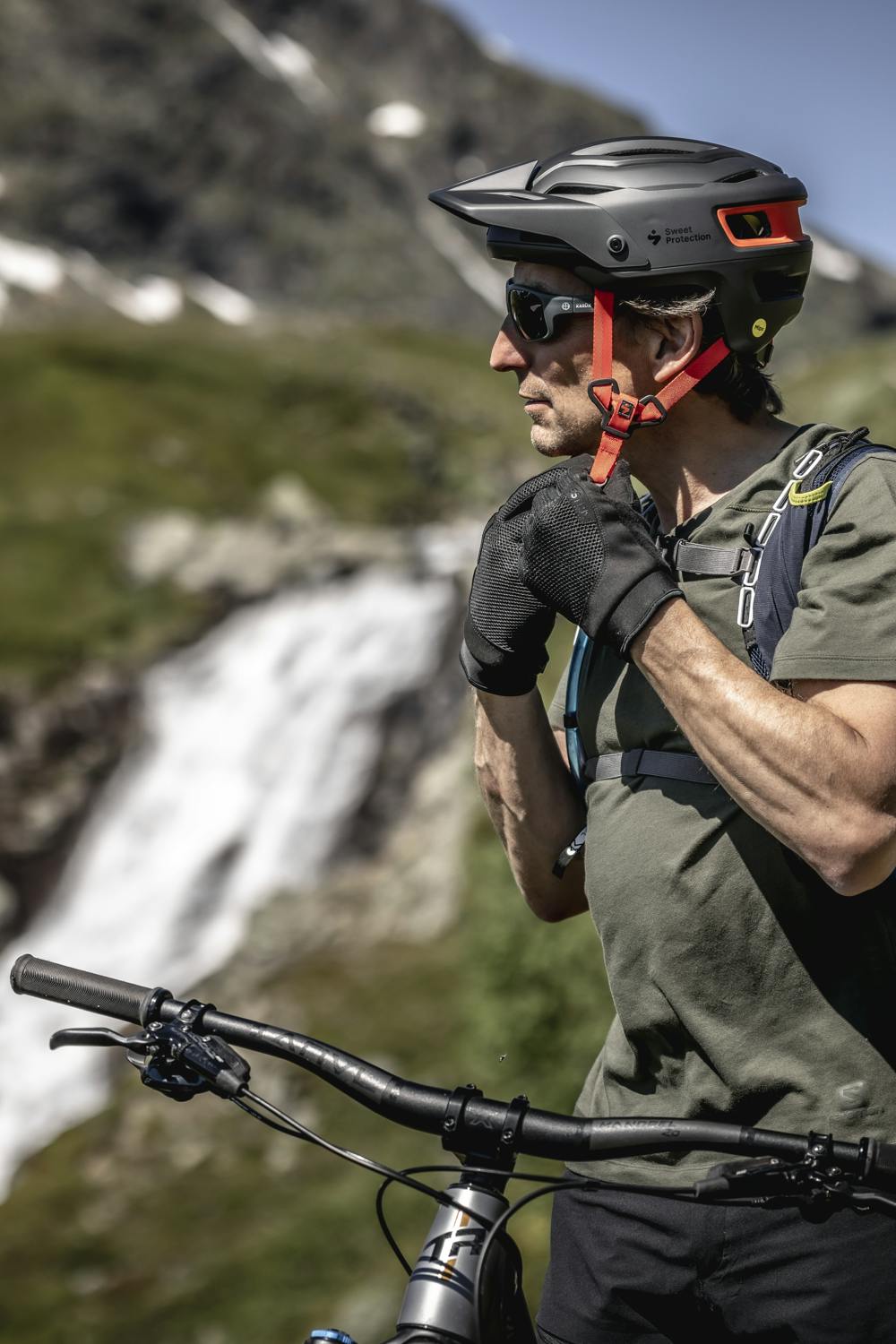 Bike Long Sr. 5-finger in the color Black (2 of 7)