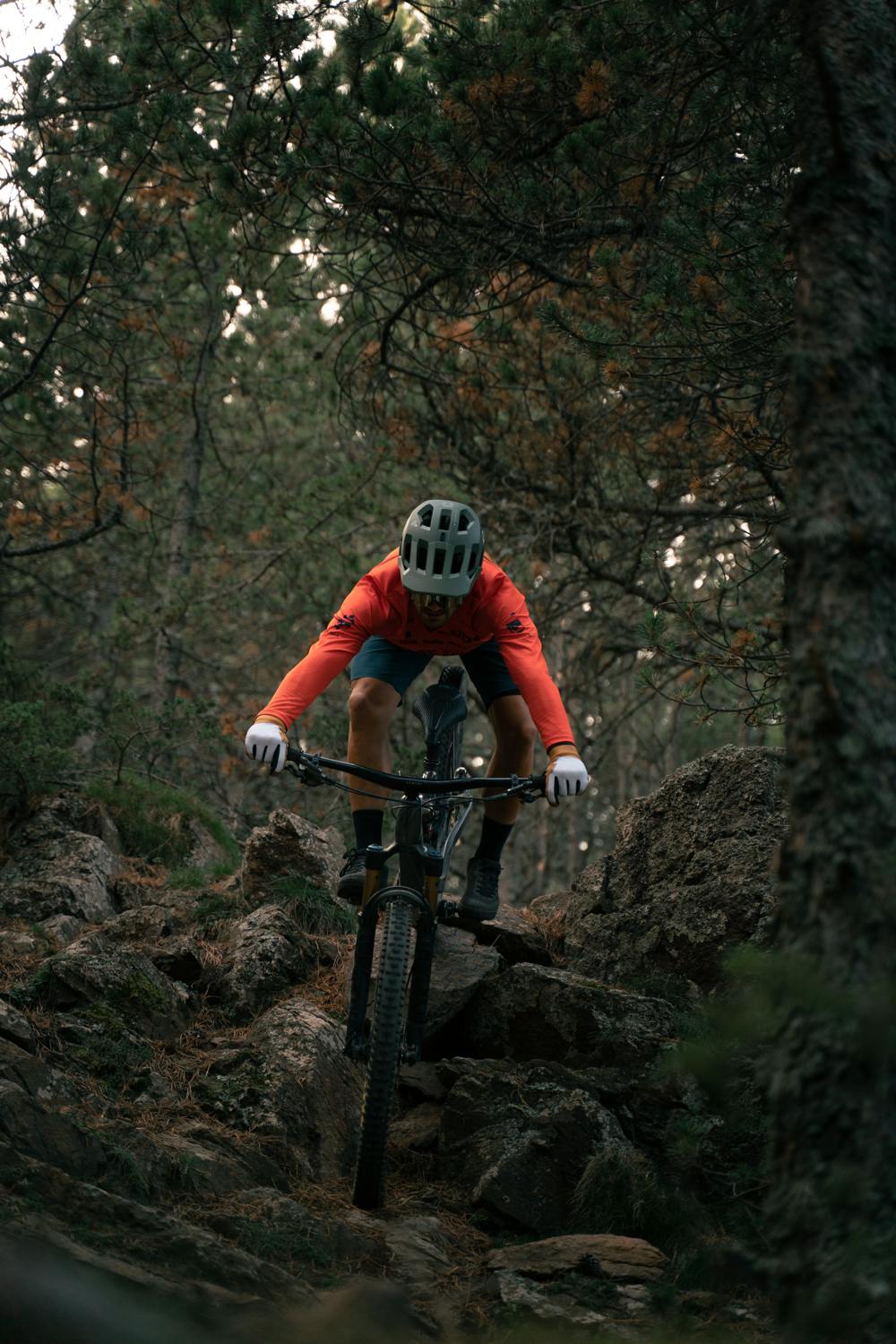 Bike Long Sr 5-finger in the color White (2 of 8)