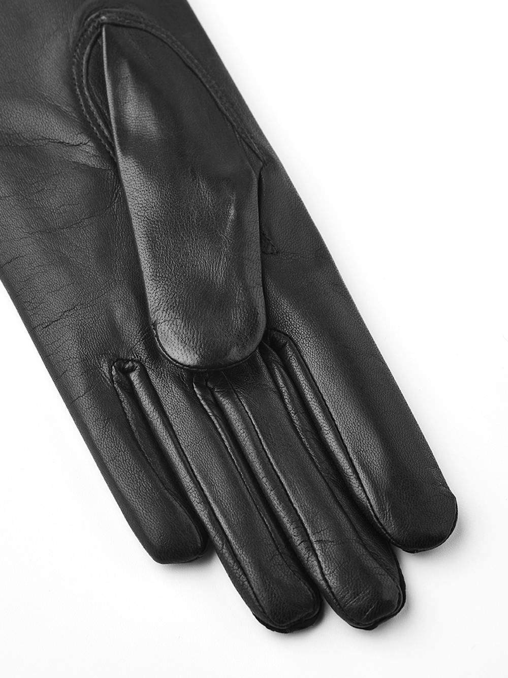 Joan in the color Black (3 of 5)