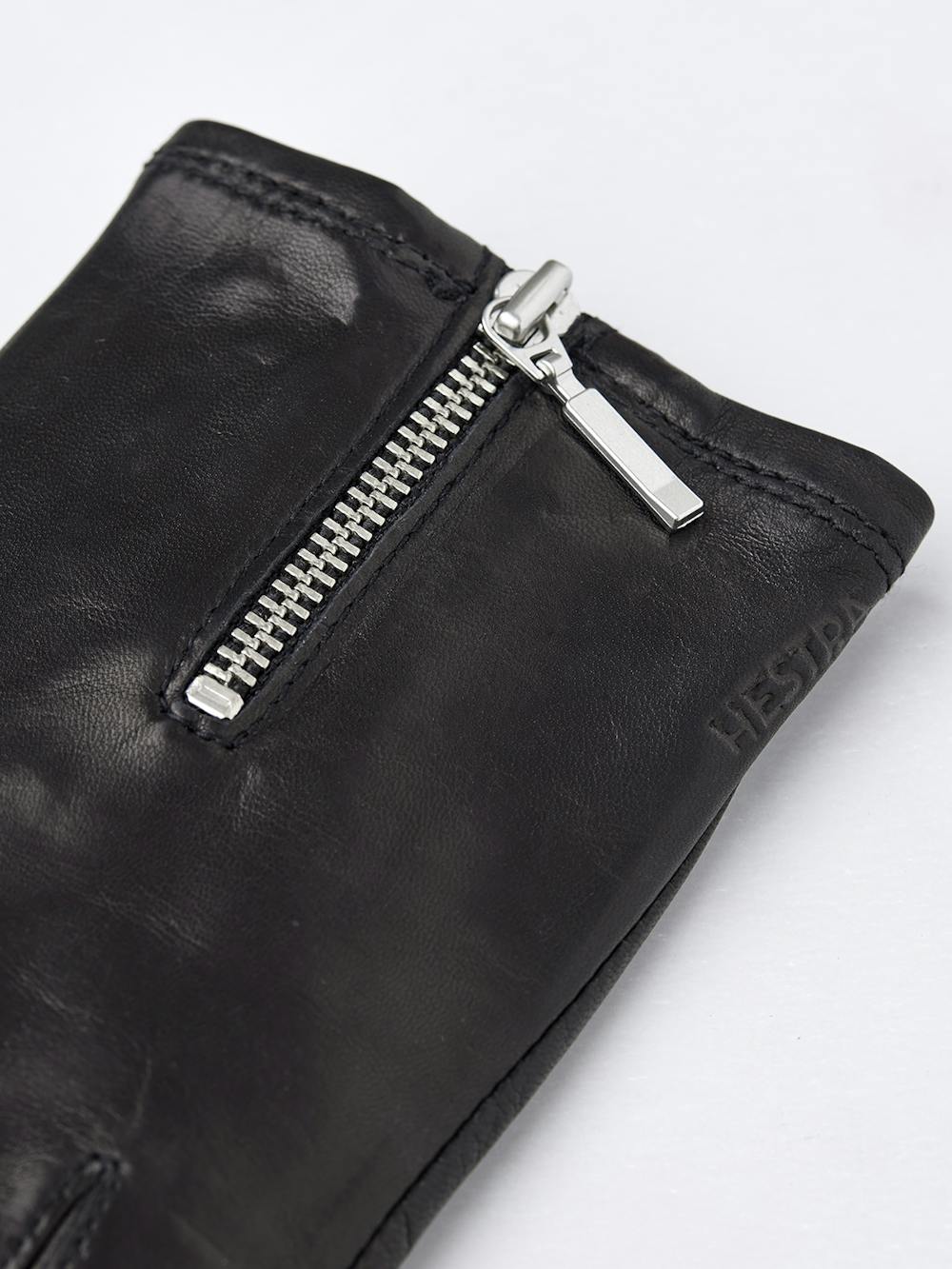 Natalie in the color Black (3 of 4)