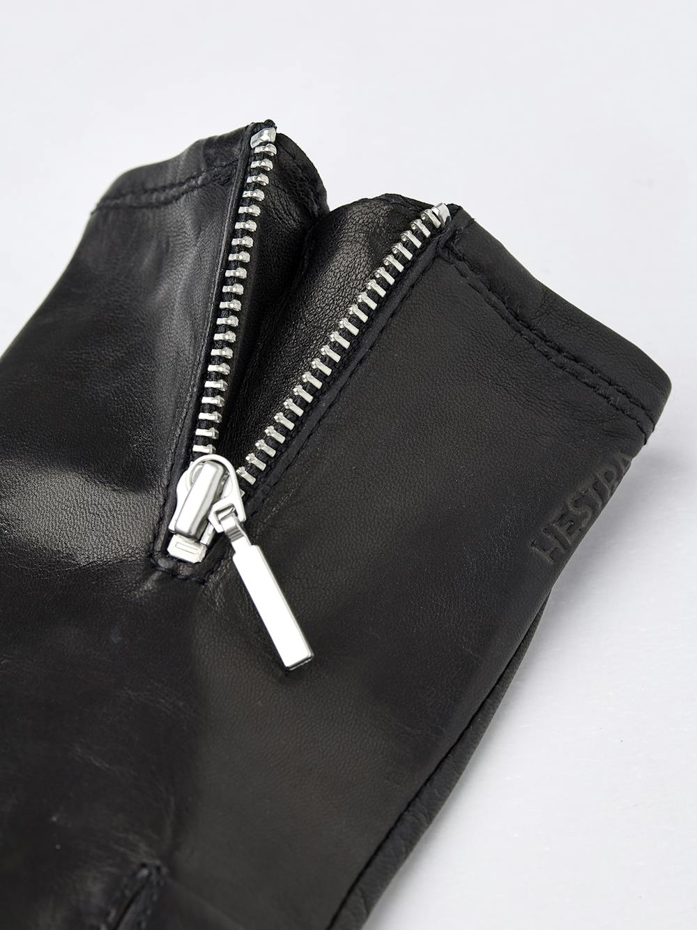 Natalie in the color Black (2 of 4)