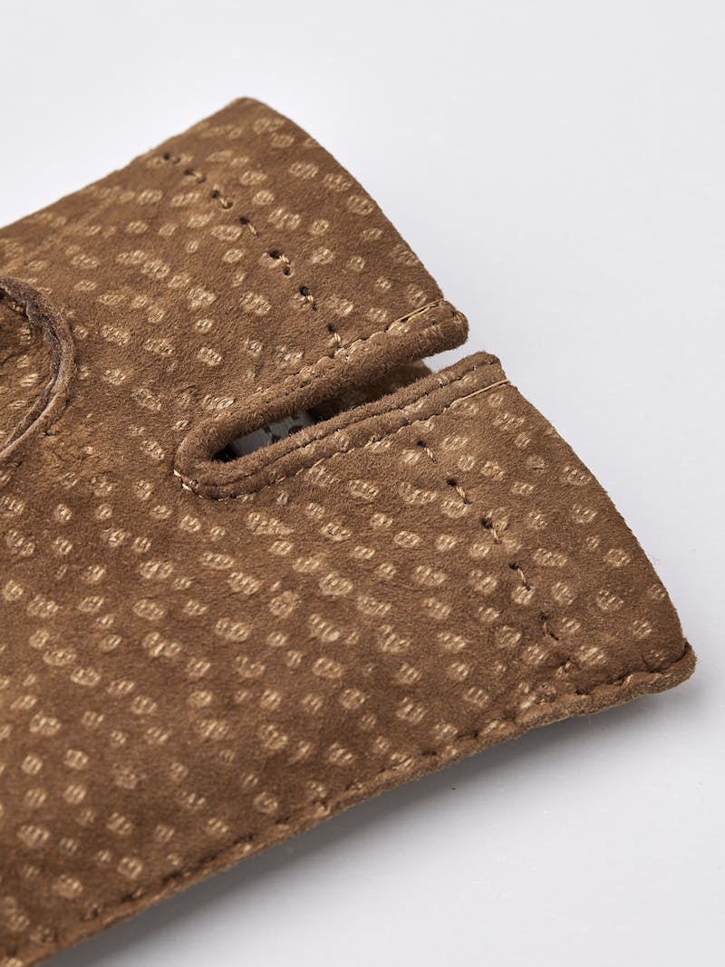 Carpincho Handsewn Unlined in the color Camel (3 of 4)