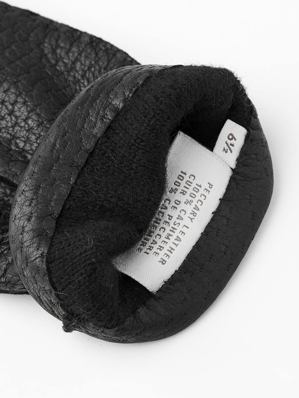 Schwarzer handgenähter Lederhandschuh aus Peccaryleder
 (3 oder 3)