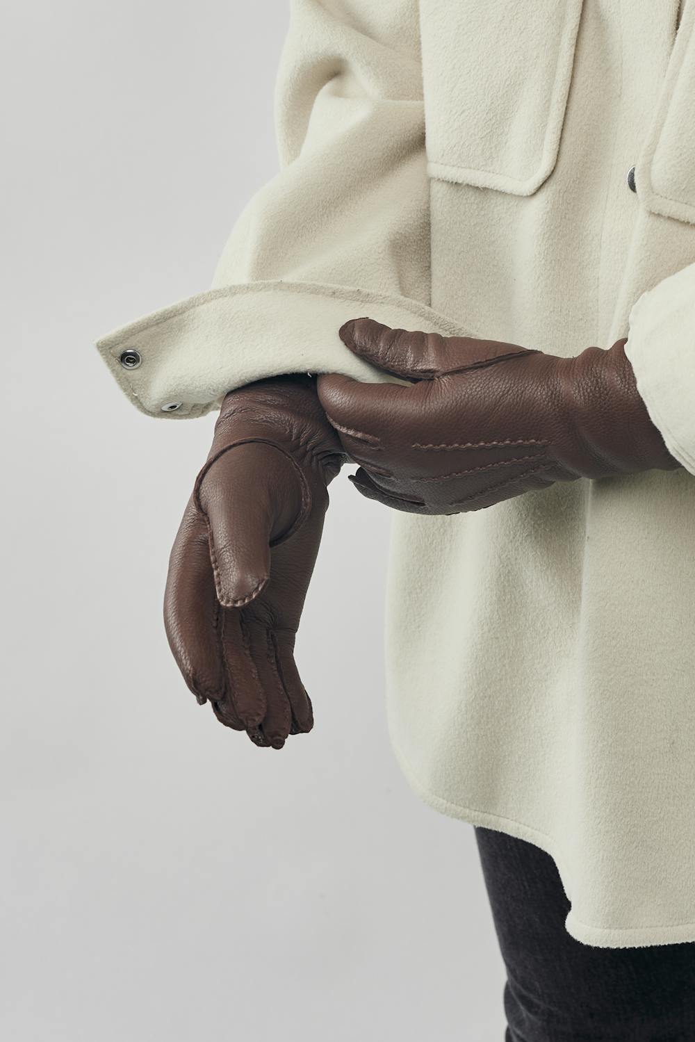 Brown hand-sewn deerskin glove
(4 of 4)