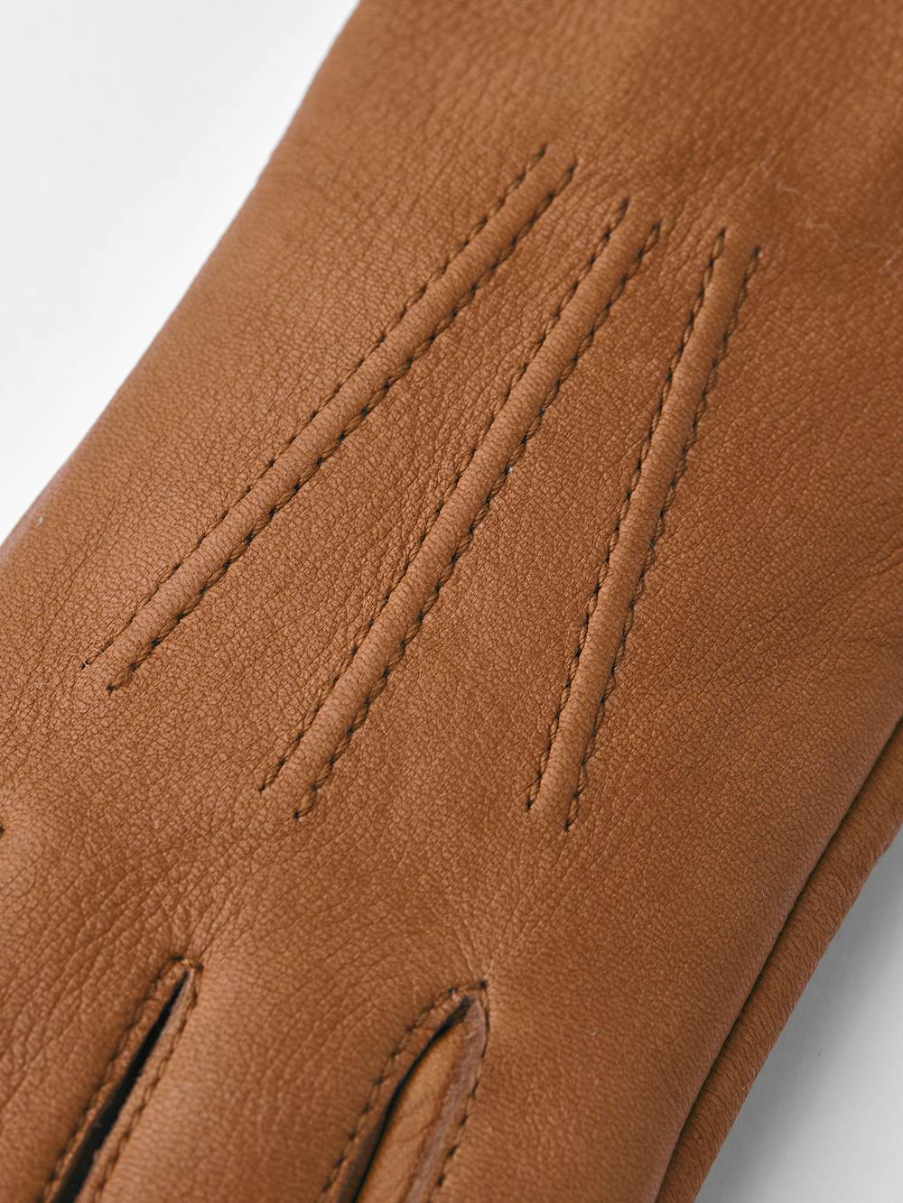 Light brown machine-sewn deerskin glove
(3 of 5)