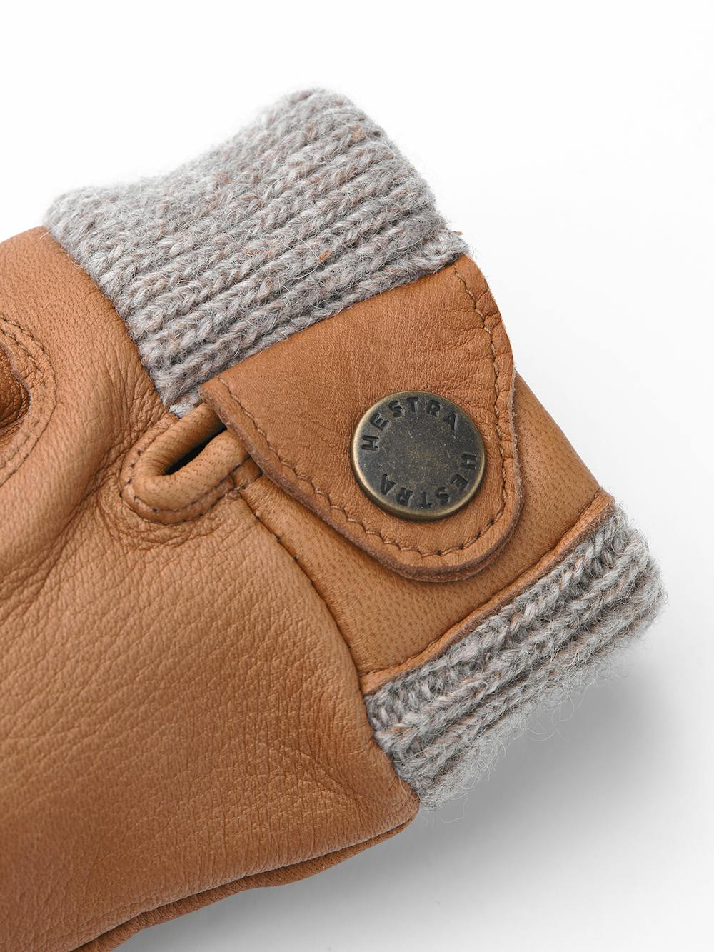 Light brown deerskin glove with knitted cuff
(3 of 4)