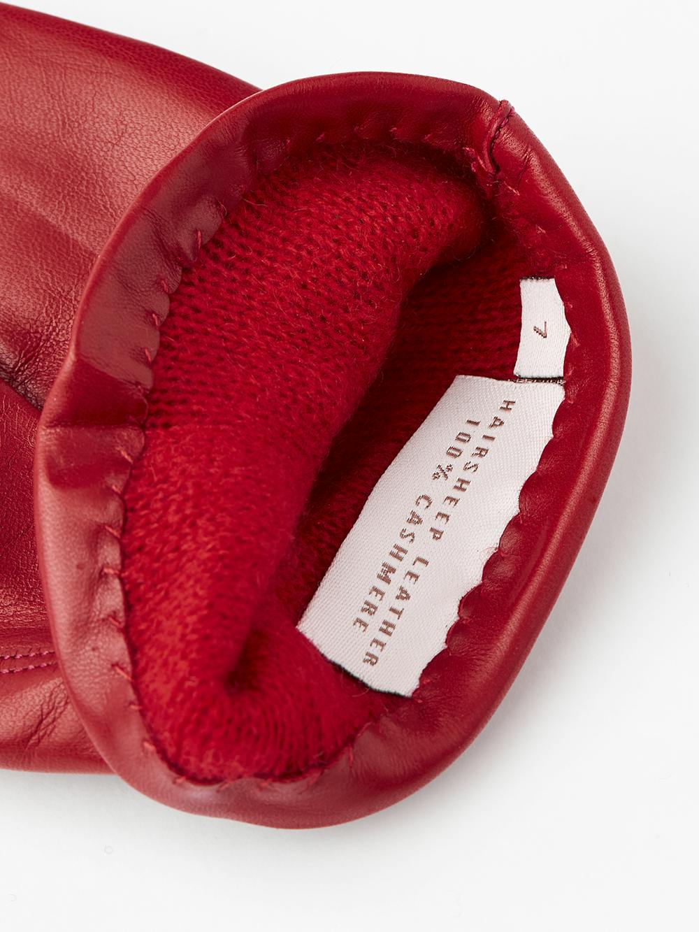 Dark red machine-sewn hairsheep leather glove
(3 of 3)