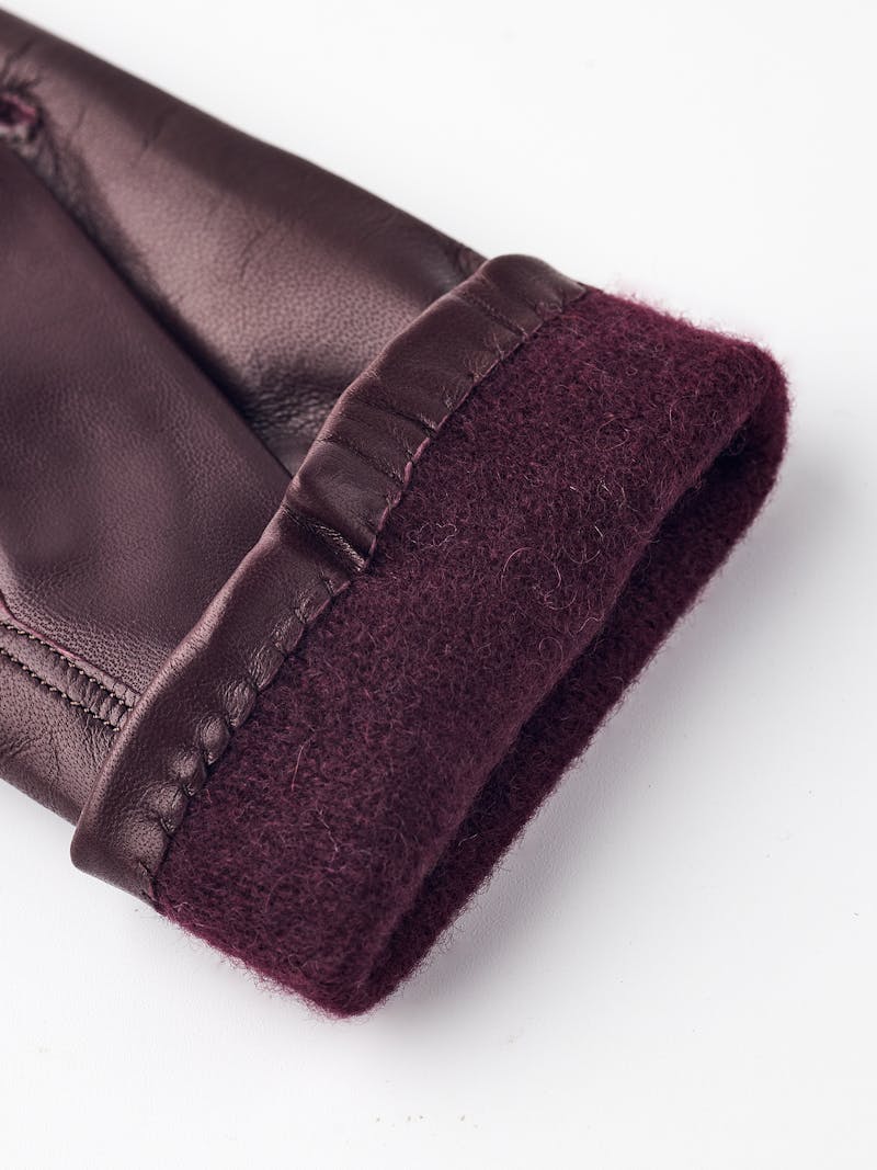 Wine red machine-sewn hairsheep leather glove
 (5 of 5)