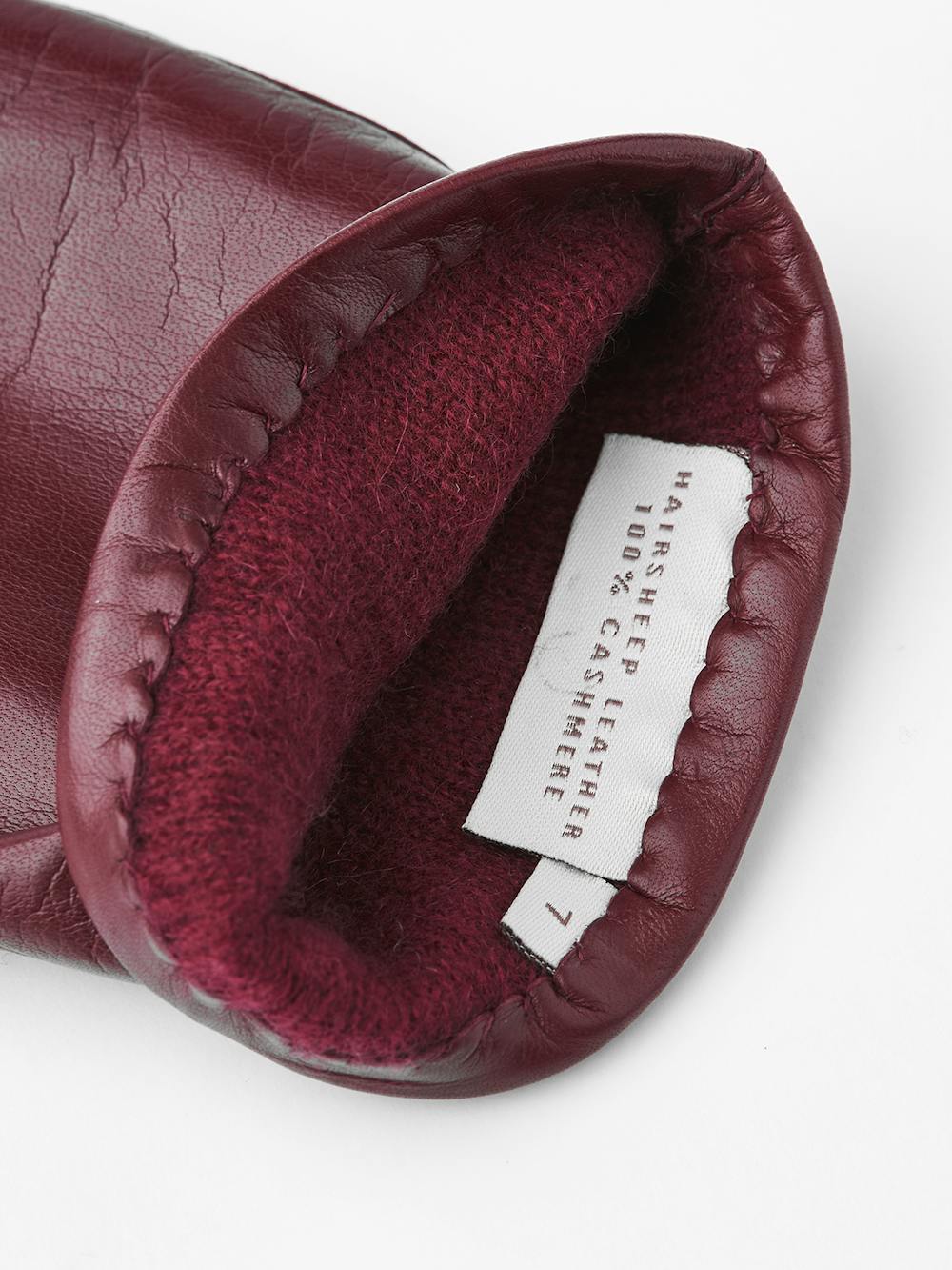 Dunkelroter maschinengenähter Lederhandschuh aus Haarschafleder
(2 oder 2)