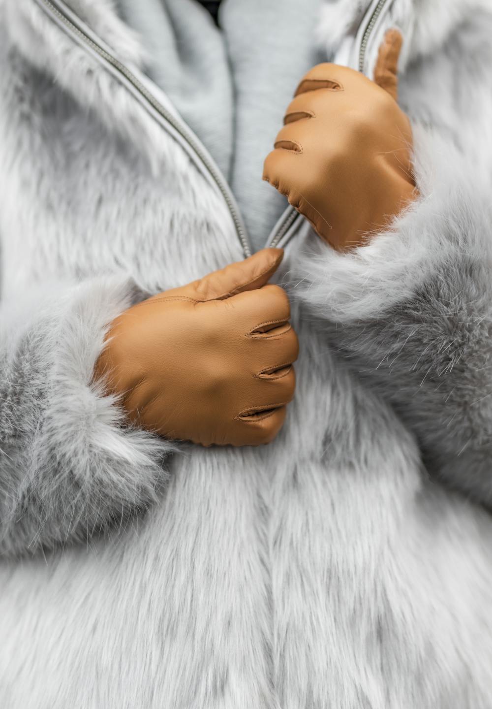 Light brownish-yellow machine-sewn hairsheep leather glove
 (3 of 3)