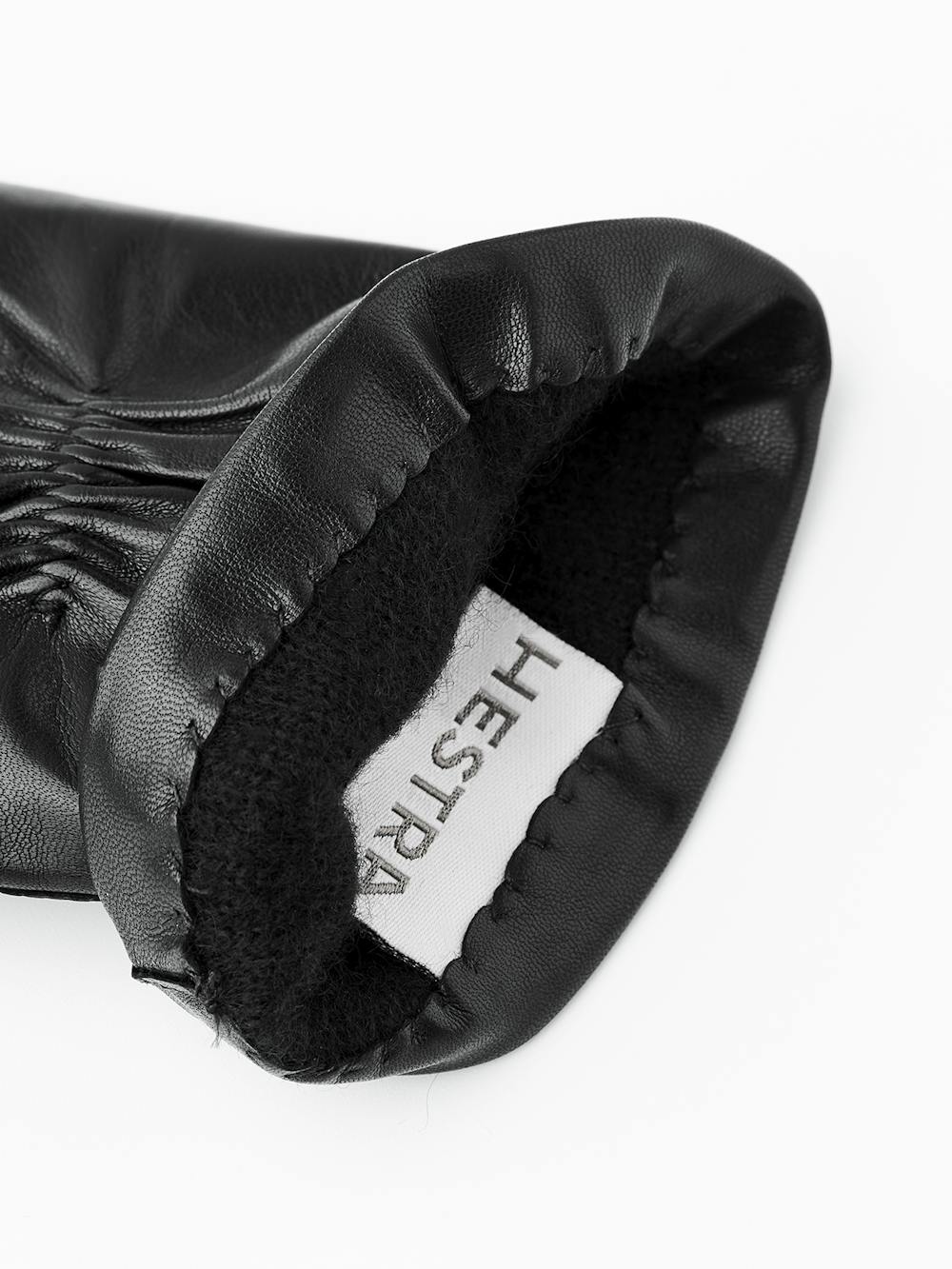 Black machine-sewn hairsheep leather glove
(4 of 4)