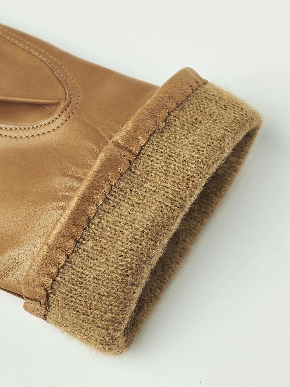 Goldbrauner maschinengenähter Lederhandschuh aus Haarschafleder
 (3 oder 5)