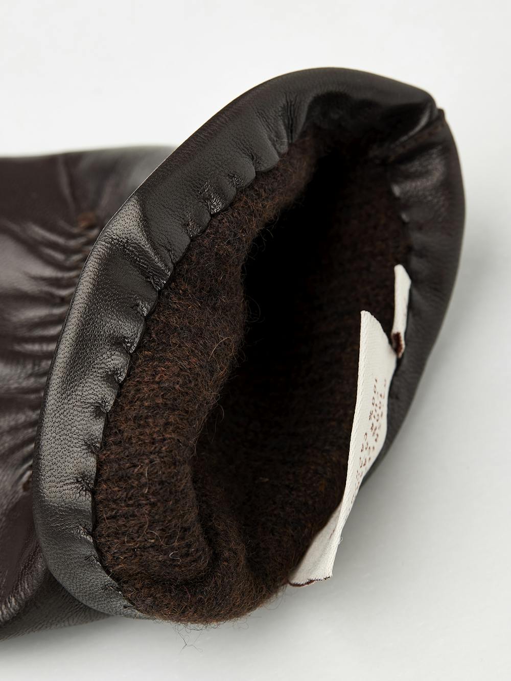 Dark brown machine-sewn hairsheep leather glove
(3 of 4)